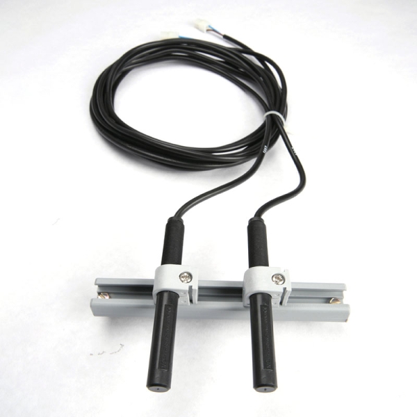 Disponemos de una amplia gama de sensores magnéticos de ampolla reed y de efecto Hall para el posicionamiento del ascensor en el hueco así como todo tipo de imanes,  soportes y fijaciones para los mismos.